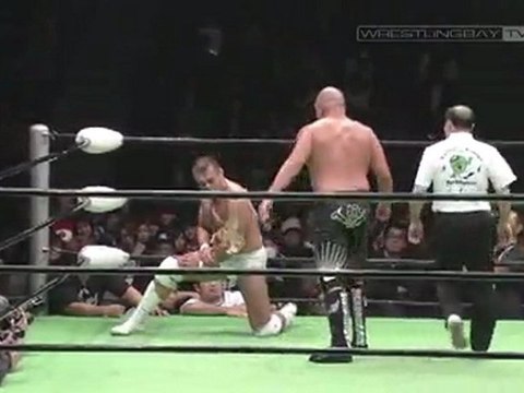 Jun Akiyama (c) vs Taiyo Kea - (NOAH 11/27/11)