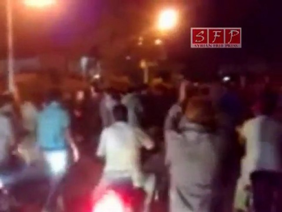 ري برس   حماة كرناز مسائية كرناز رغم الحصار الامني واقتحام البلدة من الشبيحة والامن 15 8 2011