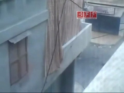 فري برس - اطلاق رصاص بحي الرمل اللاذقيه 11-8-2011