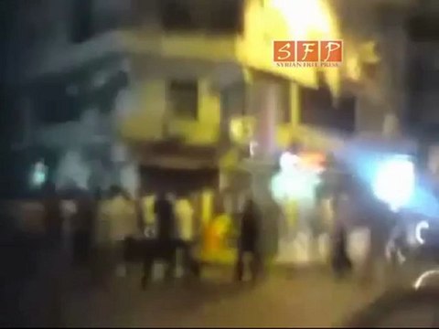 فري برس - حلب إطلاق غاز مسيل للدموع في الجميلية17-8-2011