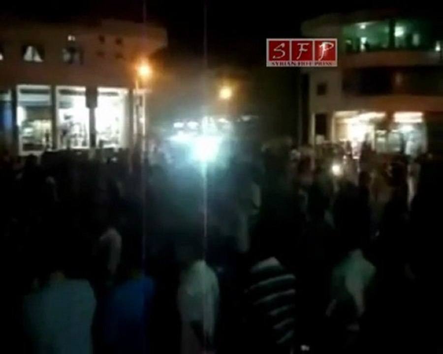 فري برس إدلب  بنش  تجمع أحرار بنش في مظاهرة لاسقاط النظام  18 08 2011