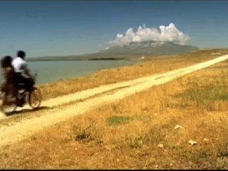 VAN GÖLÜ CANAVARI FRAGMANI