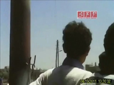 انطلاق مظاهرة من جامع عمر بن الخطاب والجيش يطلق النار من الرشاشات الثقيلة وينتشر في الشوارع