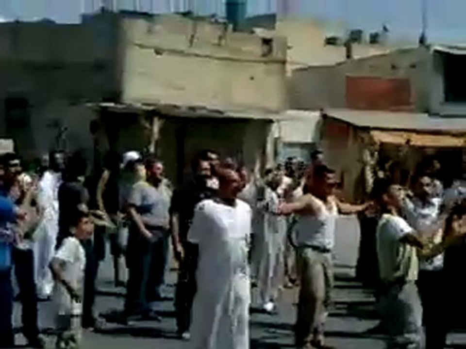 فري برس   حماة الحميدية جمعة بشائر النصر     الشعب يريد اعدام الرئيس 19 8 2011