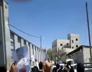 فري برس   دمضق  كفرسوسة  مظاهرة جامع الفاتح بعد صلاة الجمعة 19 8 2011