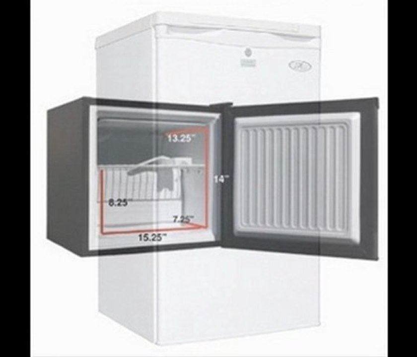 Sunpentown Upright Freezers
