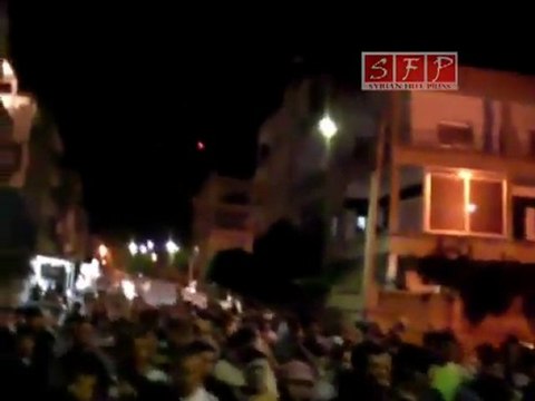 فري برس مظاهرة مدينة ادلب أثناء كلمة الأسد 21 8 2011