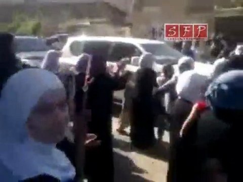 فري برس معضمية الشام أثناء مقابلة لجنة حقوق الإنسان ورفضهم لللحوار مع قاتل الأطغال 21 08 2011
