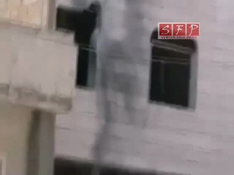 حمص باباعمرو دبابات الاسد تقصف المنازل عشوائيا