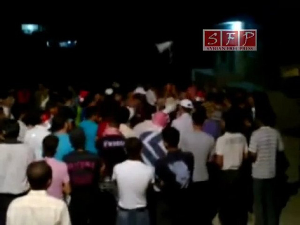 فري برس   حوران عتمان مظاهرة مسائية 22 8 2011