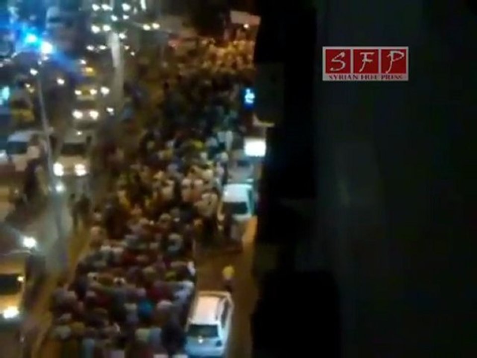 فري برس   ادلب مسائيات ما بعد التراويح 22 رمضان 22 8 2011