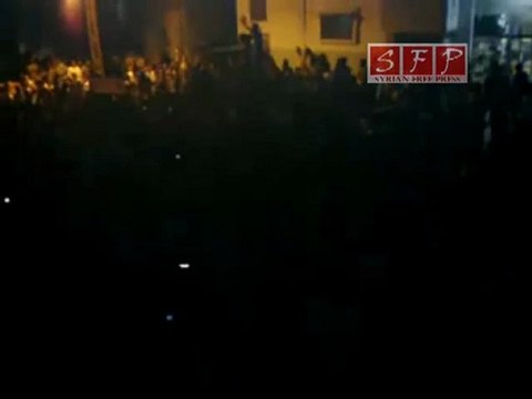 فري برس هتاف جديد بدنا نعيد يا احرار حمص ديربعلبة 28 رمضان 28 8 2011