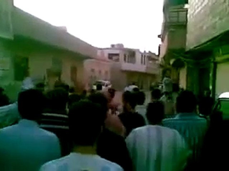 فري برس   مظاهرة في حي القدم عسالي تطالب باسقاط النظام 23 8 2011