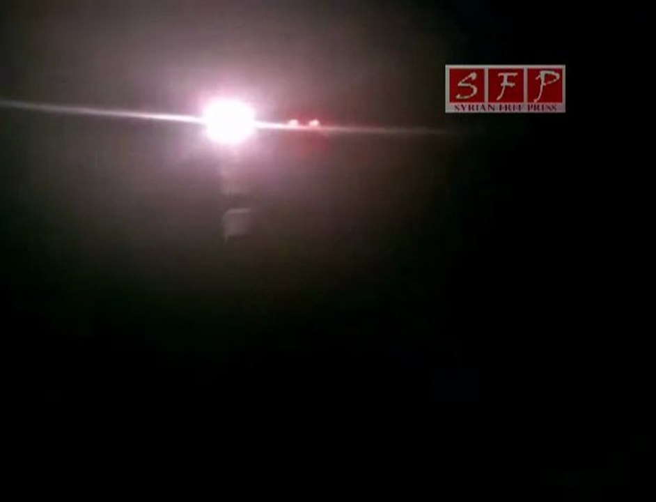 فري برس حماه مسائية الحاضر رغم انقطاع الكهرباء الشعب يريد اعدام الرئيس 22 8 2011