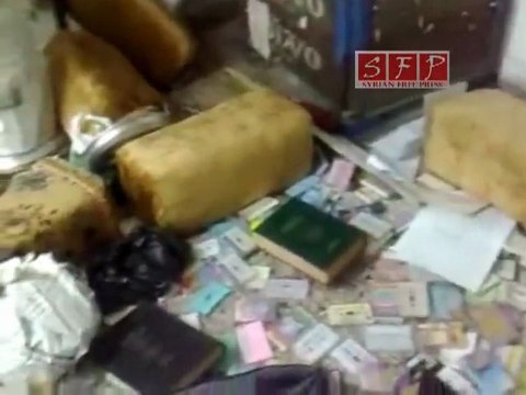 فري برس حمص الخالدية 23 رمضان أقتحام مكتبة اسلامية و تخريبها23 8 2011