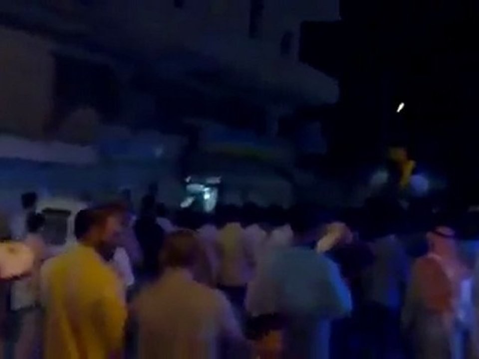 فري برس   إدلب  سراقب   مظاهرات بعد التراويح 24 8 2011