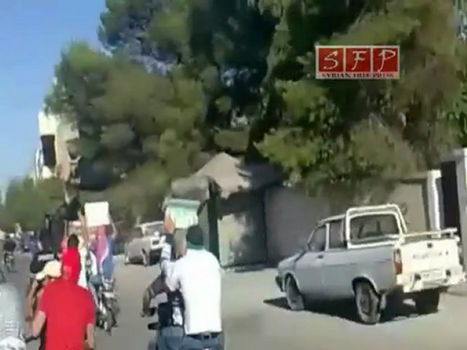 فري برس   السلمية مظاهرة صباحية في جمعة الصبر و الثبات 26 8 2011