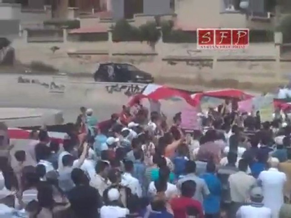 فري برس   حمص  الوعر  جمعة الصبر و الثبات جامع الرئيس 26 8 2011