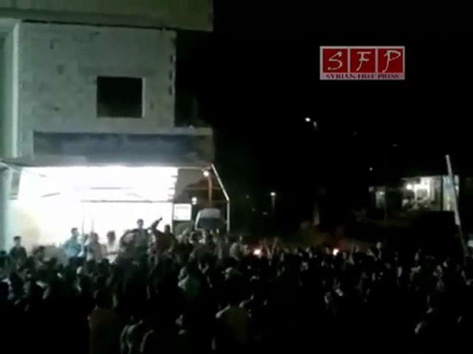 فري برس   حوران  الطيبة فتاة  من السويداء  لدعم الثورة السورية في جمعة الصبر و الثبات 26 8 2011