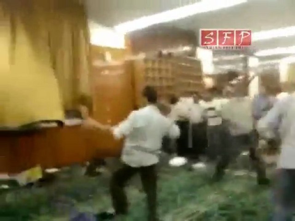 فري برس   مسجد الرفاعي كفرسوسة حصار المسجد    ليلة القدر 27 8 2011