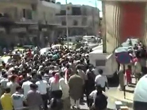 فري برس مدينة ادلب مظاهرة بعد صلاة الظهر 28 8 2011