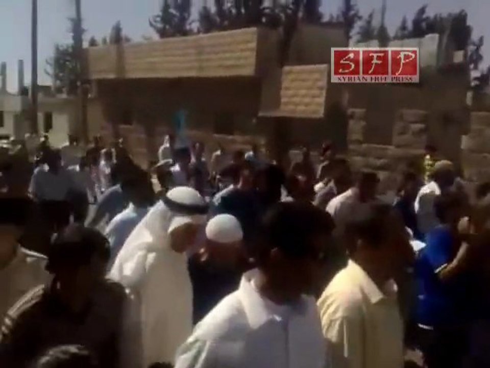 فري برس   ‫بصرى الشام تشييع الشهيد حسين عبداللطيف المقداد  27 8 2011