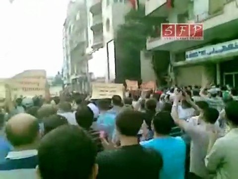 فري برس حمص جامع عمر بن الخطاب بعد صلاة العيد 30 8 2011