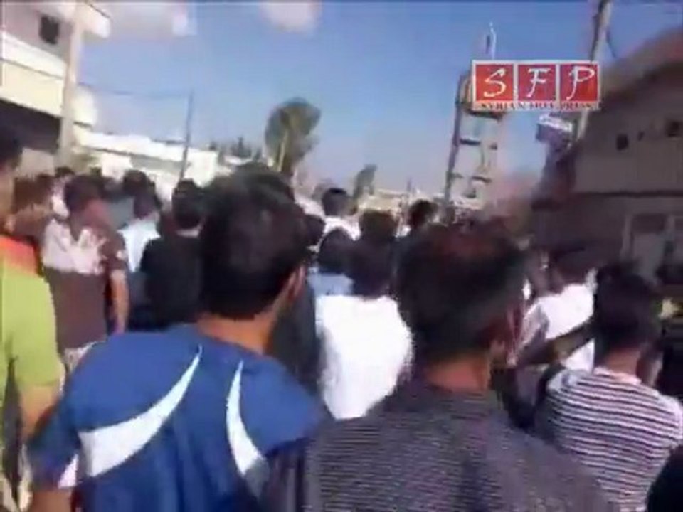 فري برس   حوران تل شهاب مظاهرات اول يوم عيد الفطر 30 8 2011