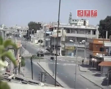 فري برس حمص دير بعلبة اقتحام الحي بدبابات 5 9 2011