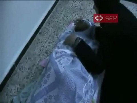 فري برس حمص بابا عمرو أم تودع ابنها الشهيد 12 9 2011