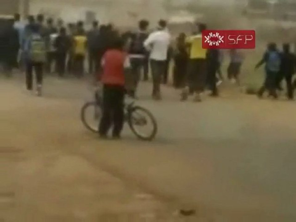 فري برس   حوران غباغب مظاهرة طلابية رغم الحصار 28 9 2011