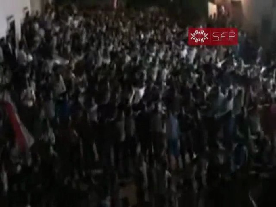 فري برس   حمص   ديربعلبة مظاهرة مساائية حاااشدة   طالع عالموت 3 10 2011