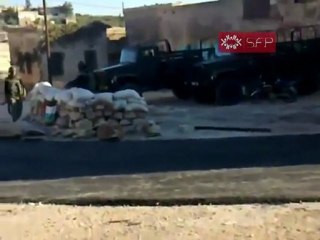 فري برس   ادلب   سرجة    تمركز قوات الجيش في الساحة العامة 4 10 2011