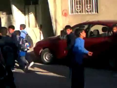 فري برس معضمية الشام مظاهرة طلابية بعدخروجهم من المدارس سوريا لينا وماهي لبيت الأسد 05 10 2011