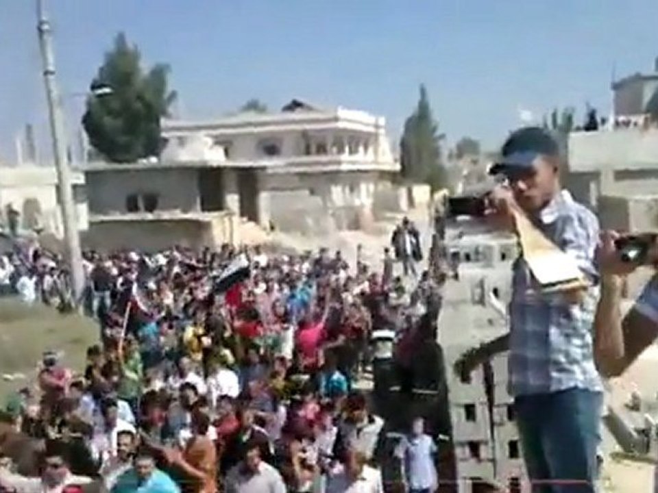 فري برس   حوران عتمان مظاهرة جمعة المجلس الوطني في 7 10 2011