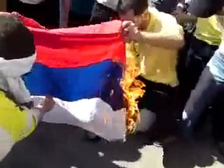 فري بر س  إحراق العلم الروسي حمص حي الغوطة 7 10 2011
