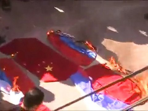 فري برس روووووائع مظاهرات حمص حي الخالدية حرق العلم الروسي والصيني جمعة المجلس الوطني 7 10 2011