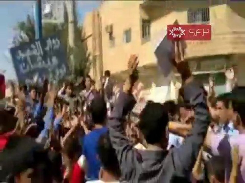 فري برس   مظاهرة طلاب مدينة القورية بديرالزور 10 10 2011