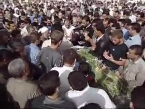 فري برس جنازة الشهيد الطفل علي المذبوح في خان شيخون 12 10 2011