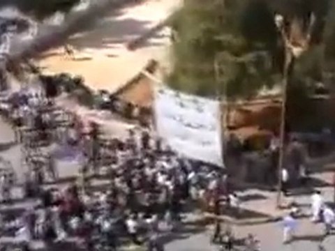 فري برس جمعة الجيش الحر مظاهرة ضخمة جدا مدينة ادلب 14 10 2011