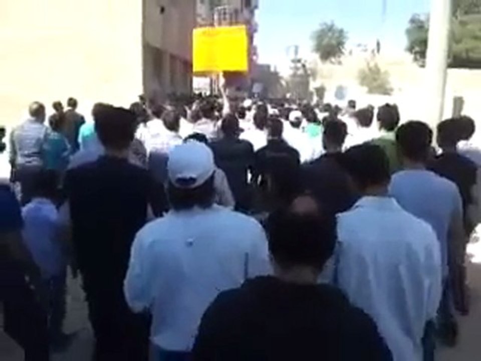 فري برس    ريف دمشق   زملكا   جمعة أحرار الجيش مظاهرات الأحرار 14 10 2011 ج8