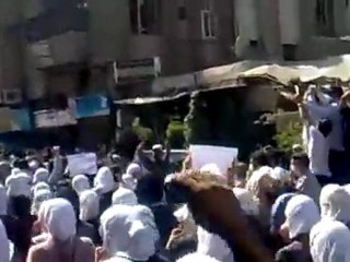 فري برس   حرائر الشام في تشييع شهيد حي الميدان الدمشقي ابراهيم شيبان 15 10 2011