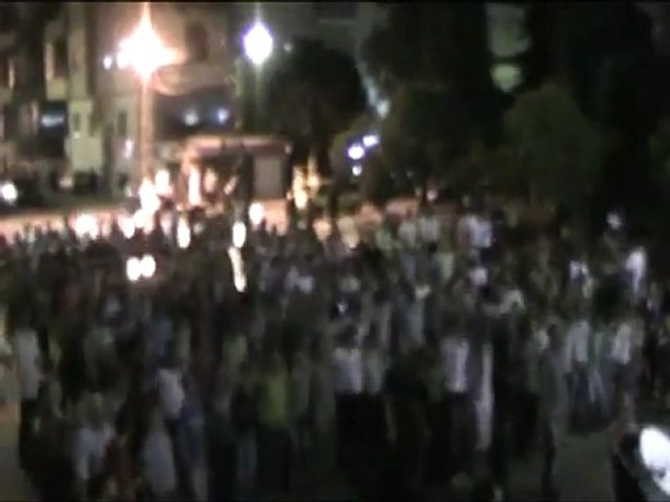 فري برس   حمص حي القصور مسائية بعد صلاة العشاء 15 10 2011