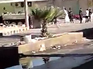 فري برس   اطلاق النار على المظاهرة الطلابية في مدينة انخل 16 10 2011