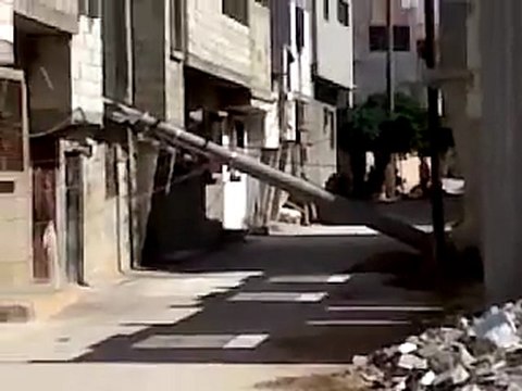 فري برس حمص كرم الزيتون قصف البيوت من قبل الشبيحة 19 10 2011