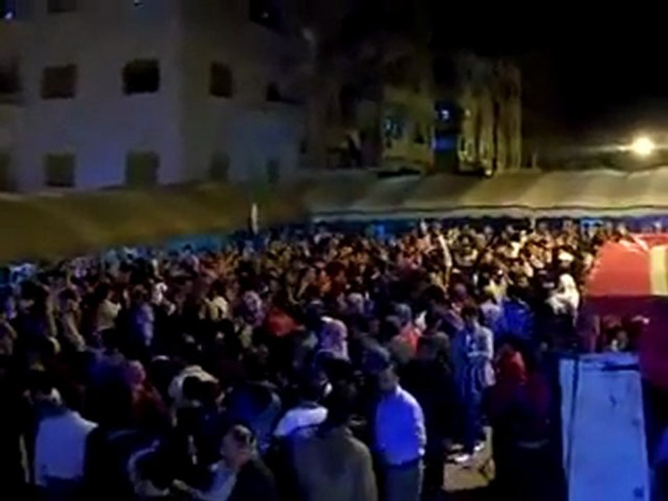 فري برس   مظاهرة مسائية مدينة ادلب 18 10 2011 امام منزل الشهيد يامن ج1