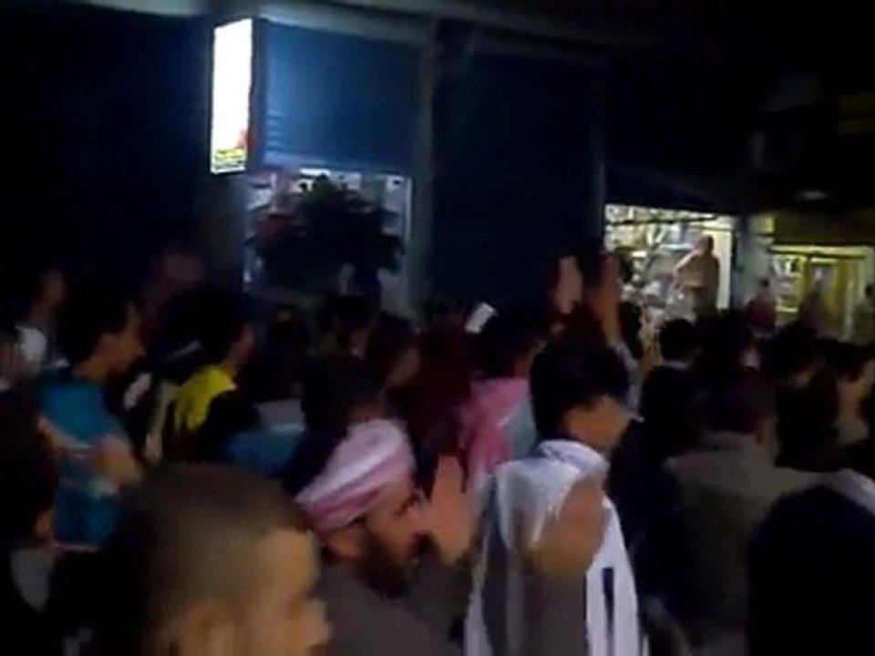 فري برس   إدلب   سراقب    مظاهرة مسائية أربعاء إدلب الشهامة 19 10 2011