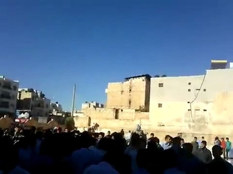 فري برس ادلب مظاهرات الطلاب الاحرار للمطالبة بسقوط النظام 20 10 2011