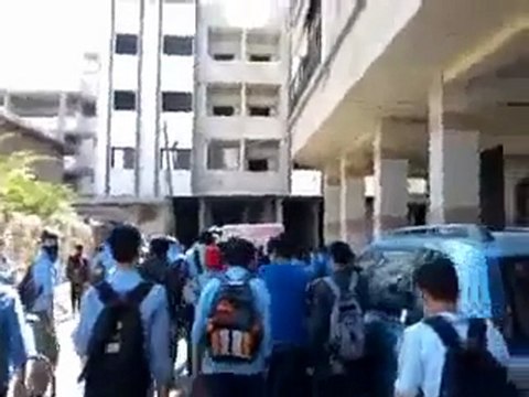فري برس دمشق كفرسوسة مظاهرة طلابية من مدرسة عباس العقاد 20 10 2011