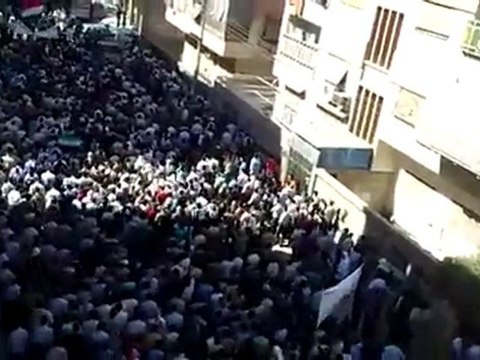 فري برس تنسيقة دوما تشيع الشهيد البطل علاء الدين دعاس 20 10 2011 ج1